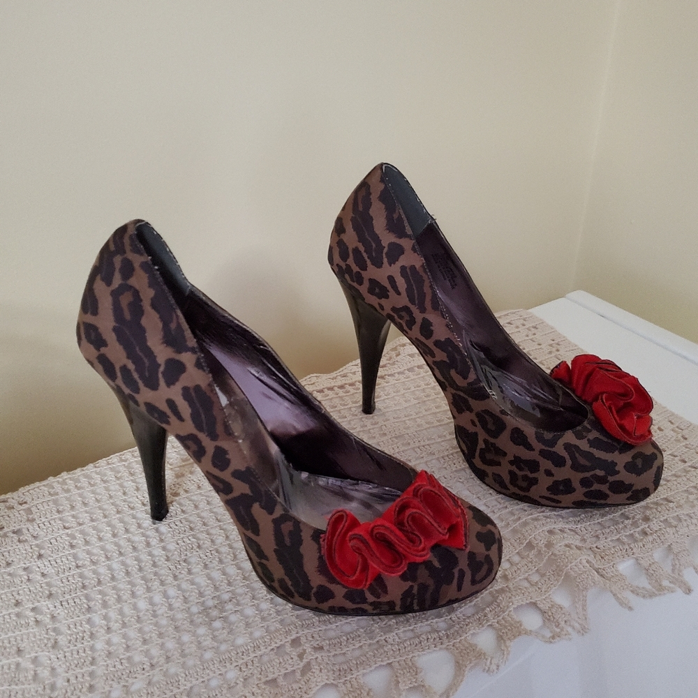 STEVE MADDEN high heel leopard shoes 🌹